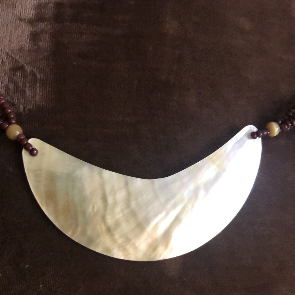 Shell and bead necklace - Picture 4 of 5
